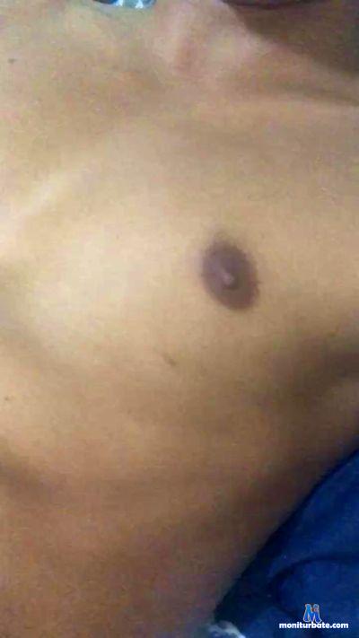 Felipinho_123 cam4 bisexual performer from Federative Republic of Brazil  