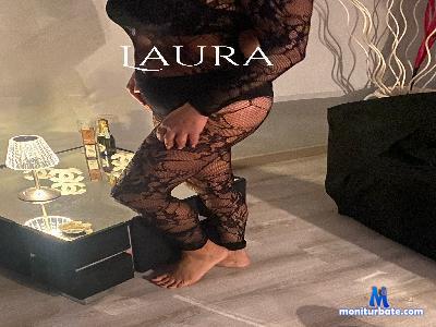 Lauratonynapoli cam4 bisexual performer from Republic of Italy threesome spanking pussy blowjob feet amateur strapon 