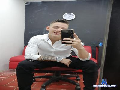 Blackhunterr_ cam4 bicurious performer from Argentine Republic masturbation C2C striptease pee spanking feet amateur 