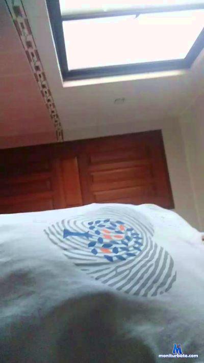 roberto6197 cam4 bisexual performer from Plurinational State of Bolivia  