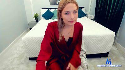 IceDanielle cam4 bisexual performer from Republic of Italy IceDanielle rollthedice 