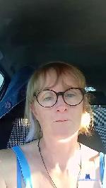 Estrelia cam4 livecam show performer room profile