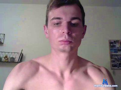 Moi020798 cam4 bisexual performer from French Republic rollthedice 