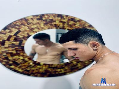 DannyCollins04 cam4 bicurious performer from Republic of Colombia analtoys armpits C2C deepthroat spanking amateur 