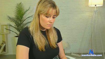 MaireRosiles cam4 bisexual performer from Republic of Poland  