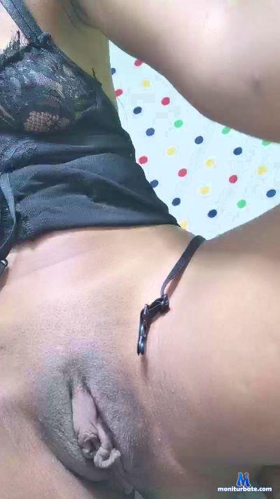 Camillah02 cam4 bisexual performer from Republic of Madagascar  