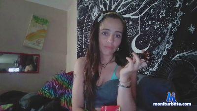 tarotbb420 cam4 bisexual performer from United States of America spanking schoolgirl masturbation C2C striptease cute amateur 