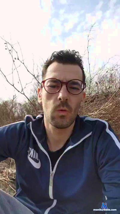 johnpriceita cam4 straight performer from Czech Republic  