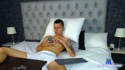 nycwheeyo cam4 gay performer from United States of America  