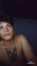 fUMAN2FLORES cam4 livecam show performer room profile