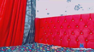 rosats333_ cam4 bisexual performer from United States of America  