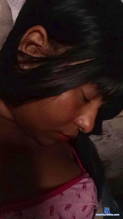 Lindinha_19 cam4 bisexual performer from Federative Republic of Brazil  