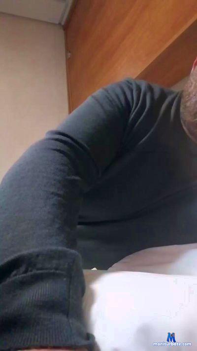 eatpussyM cam4 straight performer from French Republic  