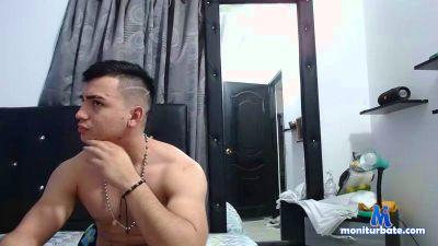jack_daniels19 cam4 bisexual performer from Republic of Colombia rollthedice 