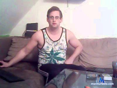 bigxxx84_fun cam4 straight performer from Kingdom of the Netherlands  