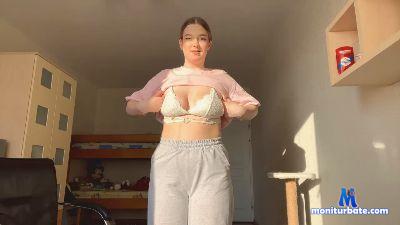 DelorasOng cam4 bicurious performer from United States of America  