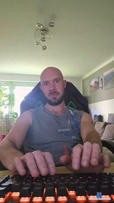 flo86xxx cam4 gay performer from Federal Republic of Germany jetzt Live Raum Hagen 