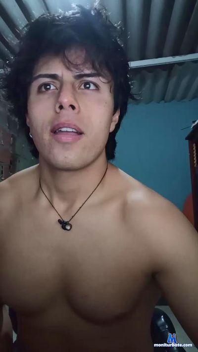 JojoRed94 cam4 straight performer from Republic of Colombia muscle rock dirtytalk 
