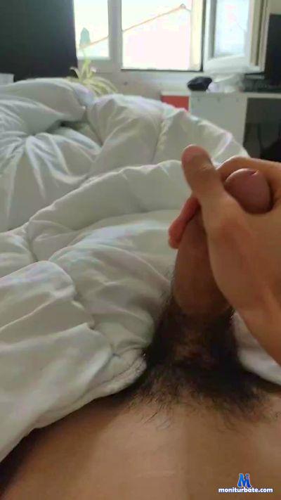 leking1m cam4 gay performer from French Republic  