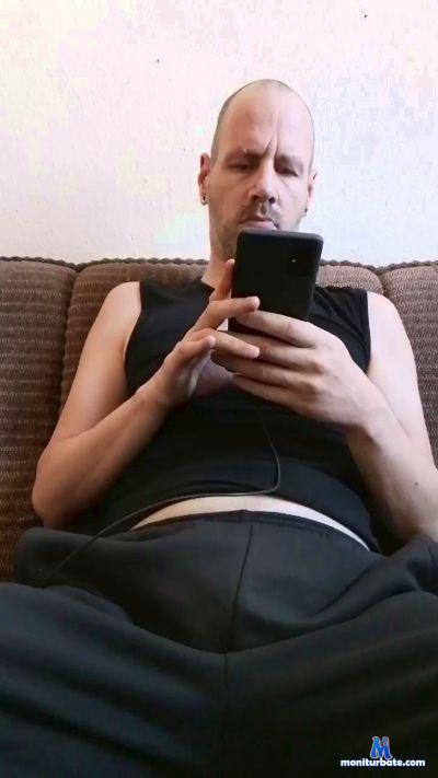 HotCamBoy4You cam4 straight performer from Federal Republic of Germany  