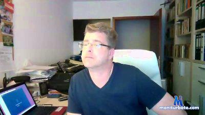 Afro_21cm cam4 straight performer from Federal Republic of Germany  