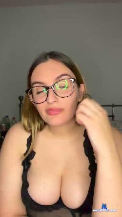 HollyNaeve cam4 live cam performer profile