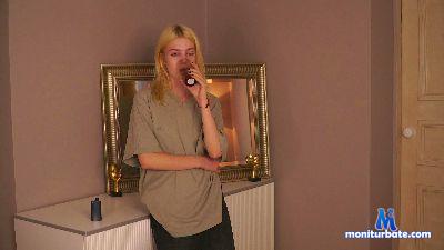 hug_me_lily cam4 straight performer from French Republic  