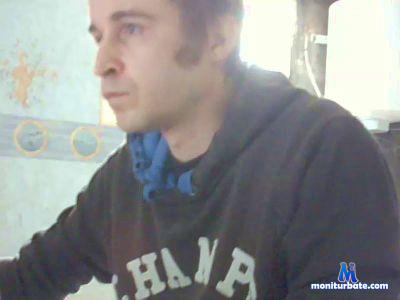 timide752 cam4 bicurious performer from French Republic  