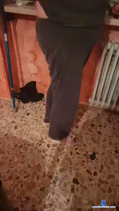 bambola88 cam4 bisexual performer from Republic of Italy  