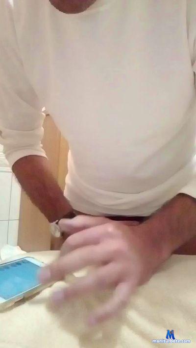 amoree cam4 gay performer from Republic of Italy  