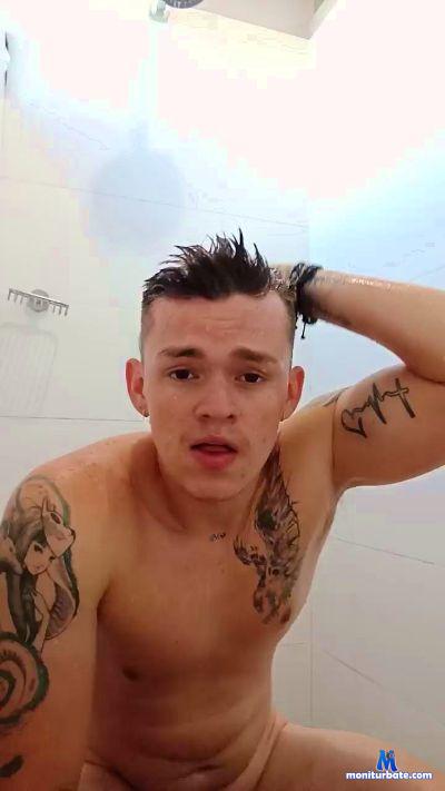 Johan_lewis cam4 bisexual performer from United States of America  