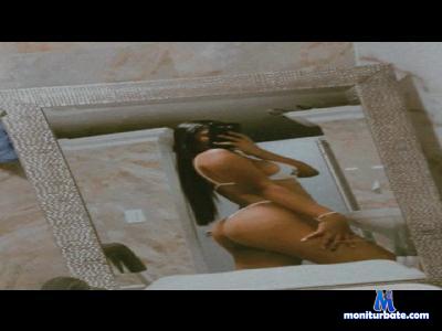 laura_hot_horny cam4 straight performer from Federative Republic of Brazil  