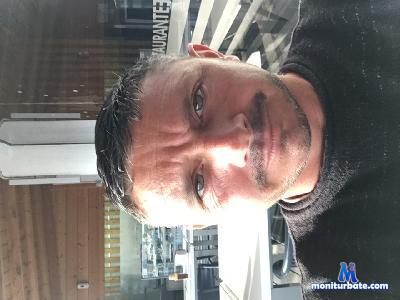 brandonjjfresh cam4 bicurious performer from United Kingdom of Great Britain & Northern Ireland  