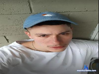 bastianboyfun cam4 bisexual performer from Republic of Colombia amateur feet cum pee taboo smoke masturbation 