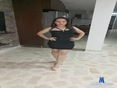 ValentinaGomez_ cam4 bicurious performer from Republic of Colombia C2C cute ass feet spanking 