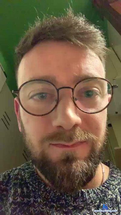 giacomo349 cam4 bicurious performer from Republic of Italy  