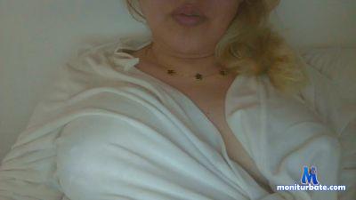 laylasan071 cam4 bisexual performer from Republic of Italy  