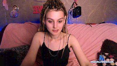 AdelliaLux cam4 bisexual performer from United States of America AdelliaLux 