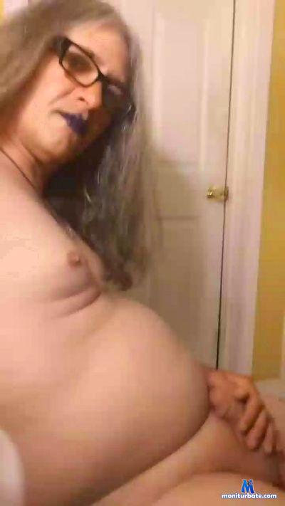 genevagoth cam4 gay performer from United States of America  
