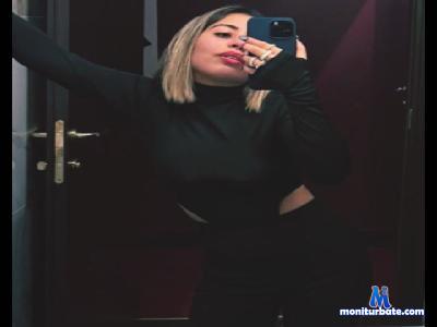 Doll_SophiaRich cam4 bisexual performer from Republic of Italy  