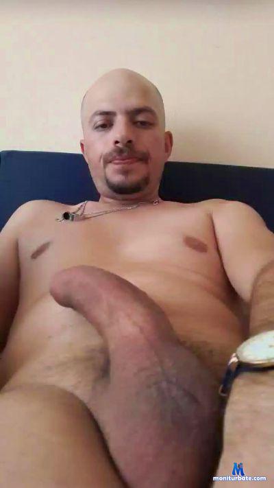 ioan29 cam4 gay performer from Romania  
