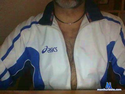 lontra2000 cam4 bicurious performer from Republic of Italy  