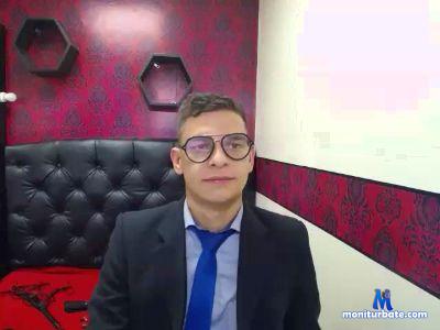 lovelynicollxxx cam4 bisexual performer from Romania  