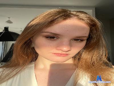 LorettaCleeton cam4 straight performer from United States of America striptease bigass bdsm spanking ass masturbation feet 