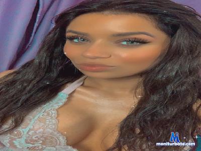 KassandraCash cam4 bisexual performer from United Kingdom of Great Britain & Northern Ireland teen bigass bigboobs squirt feets anal rollthedice 