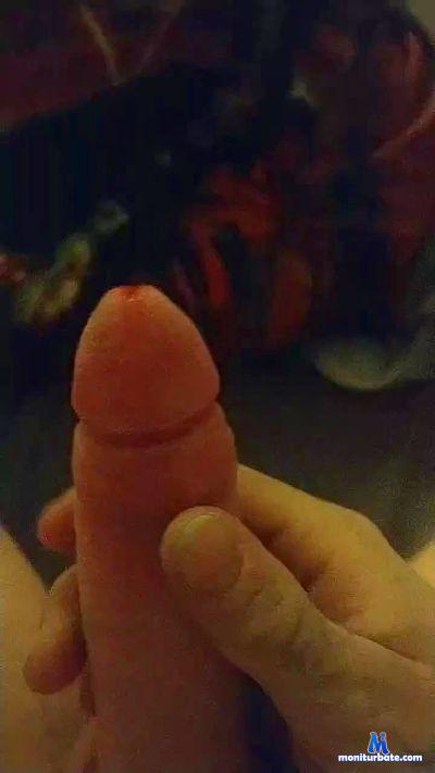 Pinguin315 cam4 straight performer from Federal Republic of Germany  