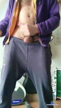 italianmen83 cam4 live cam performer profile