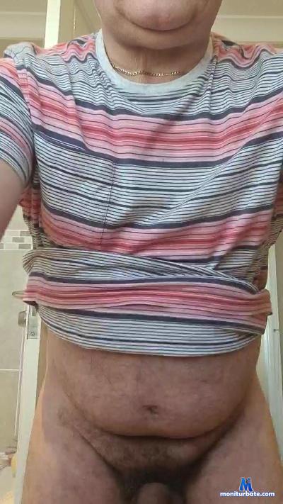 Den63 cam4 bisexual performer from United Kingdom of Great Britain & Northern Ireland  