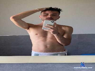 nicholas96_xxx cam4 straight performer from Republic of Italy  
