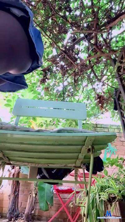 MaevaFrenchy cam4 straight performer from Réunion  